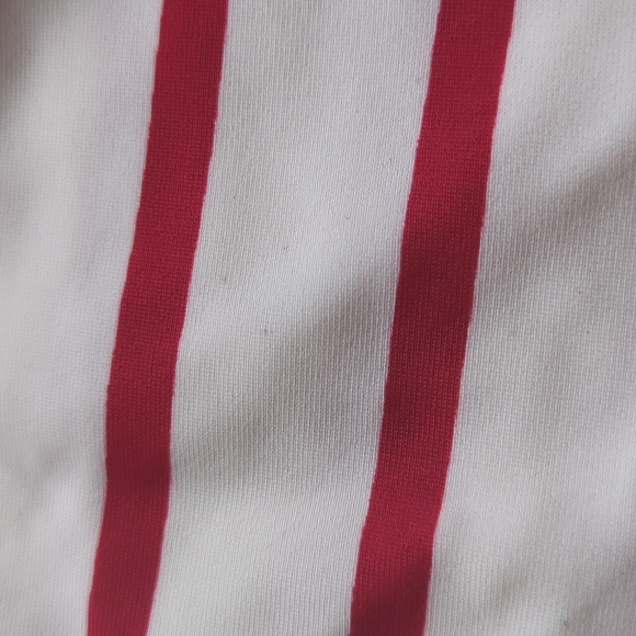 Quinstoul Crop Rashguard Red & White Striped Long Sleeve Size XS - Picture 8 of 8